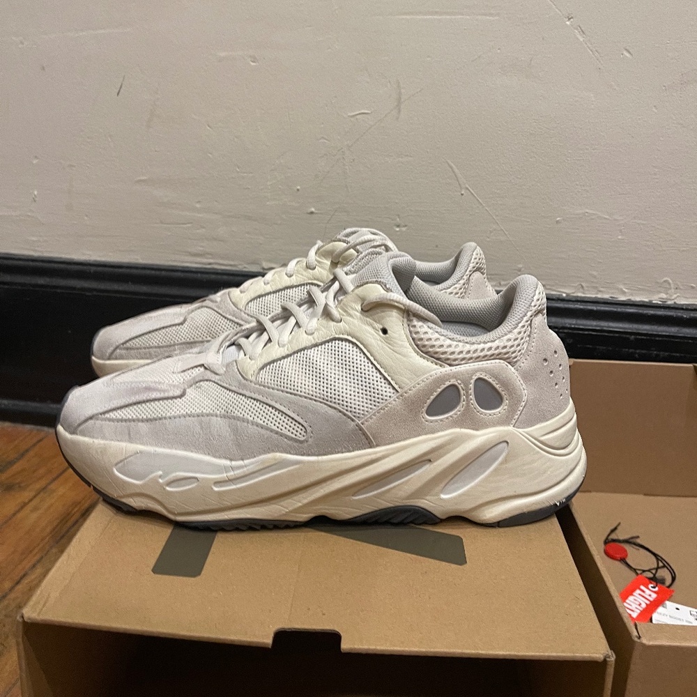 Yeezy Boost 700 V2 Analogue